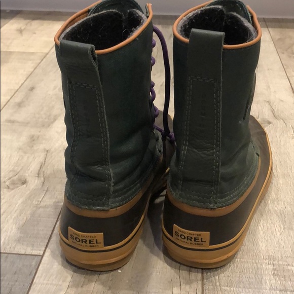 Sorel boots - Picture 3 of 3